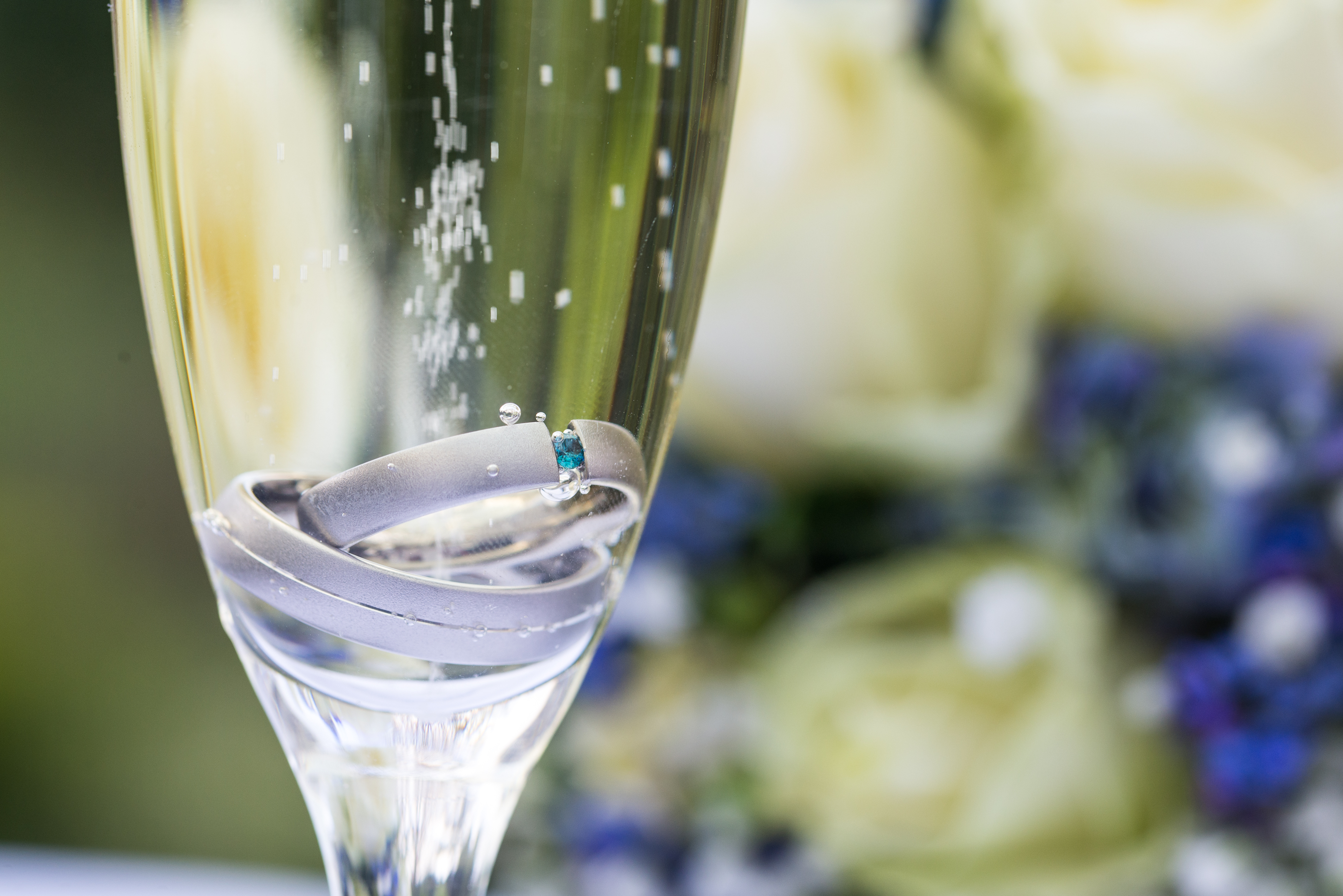 Fotograf in Kronberg - Hochzeitsfotos von Profi während der Trauung oder standesamtlichen Hochzeit von Brautpaar und Gästen